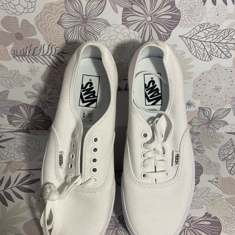 Vans Women’s/Mens Classic White Sneakers